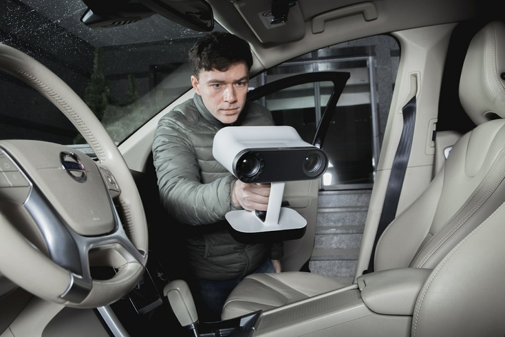 artec-leo-scanning-car-interior